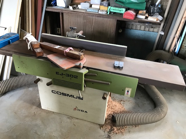 新着情報【飯田工業の手押し鉋盤EJ－302と自動一面鉋盤SX