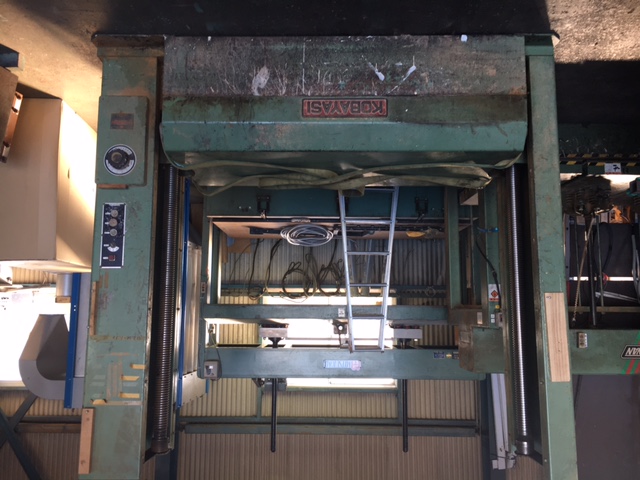 全自動フラッシュプレス（３×６尺、１枚盤）