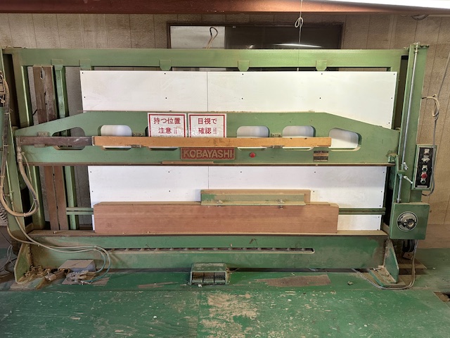 高級ドアー用組立機