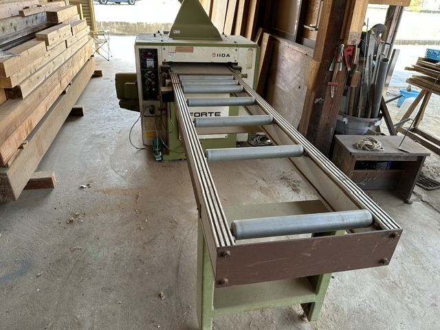 自動一面鉋盤（定盤固定）